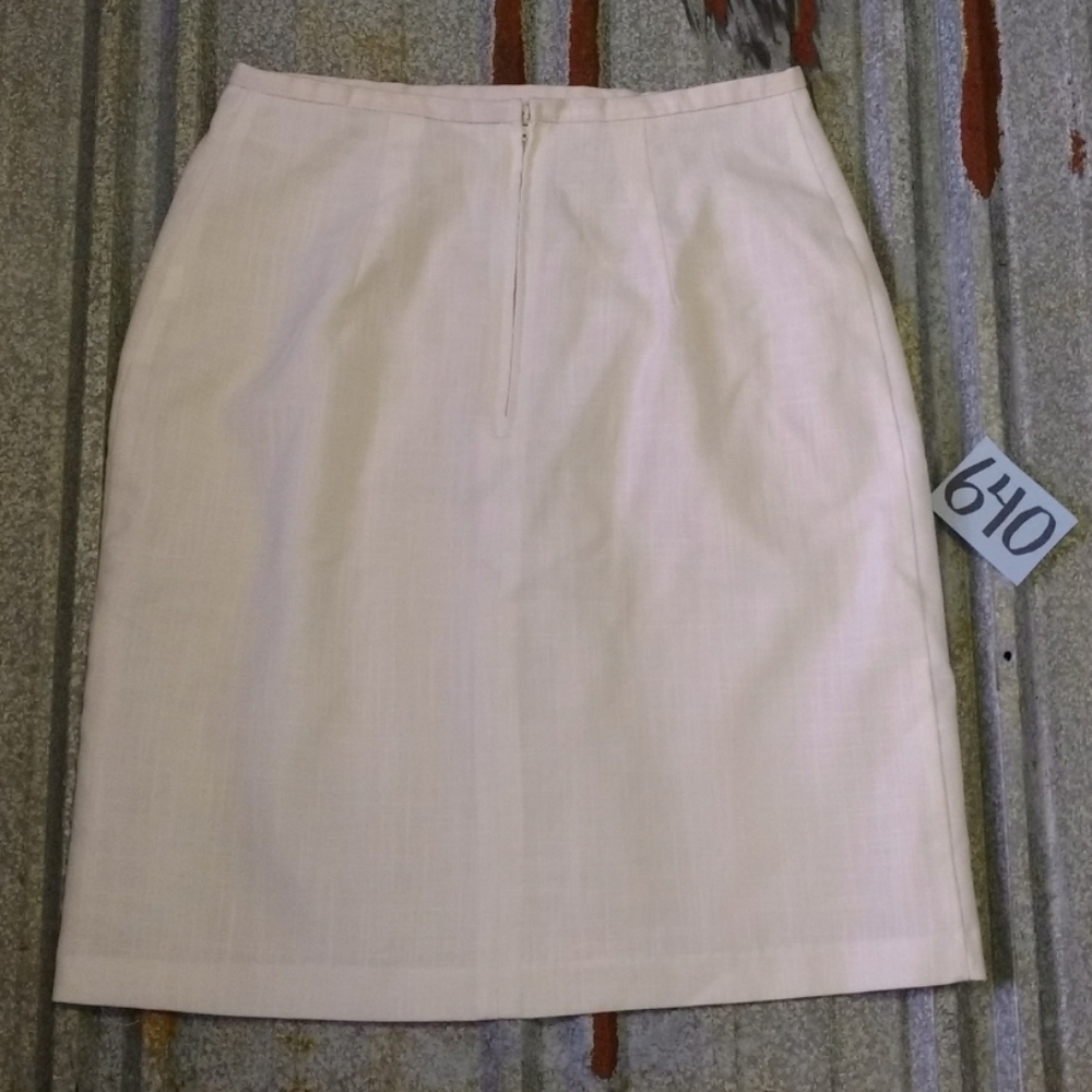 VINTAGE White Linen High Waisted Pleated Pencil Skirt - Picture 7 of 14